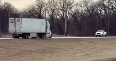 SomaliÂ trucker driving wrong way on Missouri highway couldnât read basic road signs, failed English proficiency test
